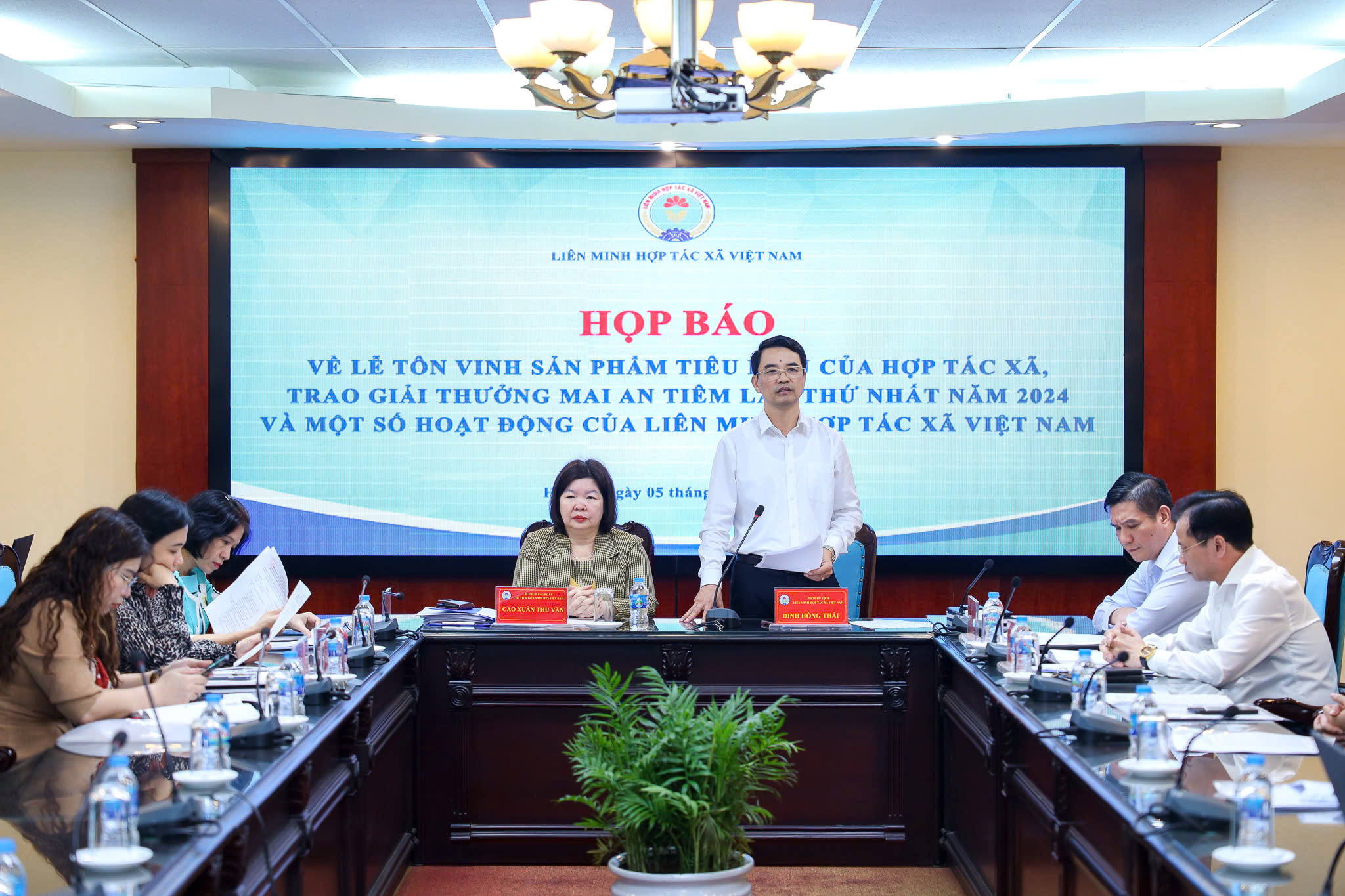 Giải thưởng Mai An Tiêm 2024 sẽ vinh danh 100 sản phẩm tiêu biểu của các hợp tác xã - Ảnh 1. Giải thưởng Mai An Tiêm 2024 sẽ vinh danh 100 sản phẩm tiêu biểu của các hợp tác xã - Ảnh 1.