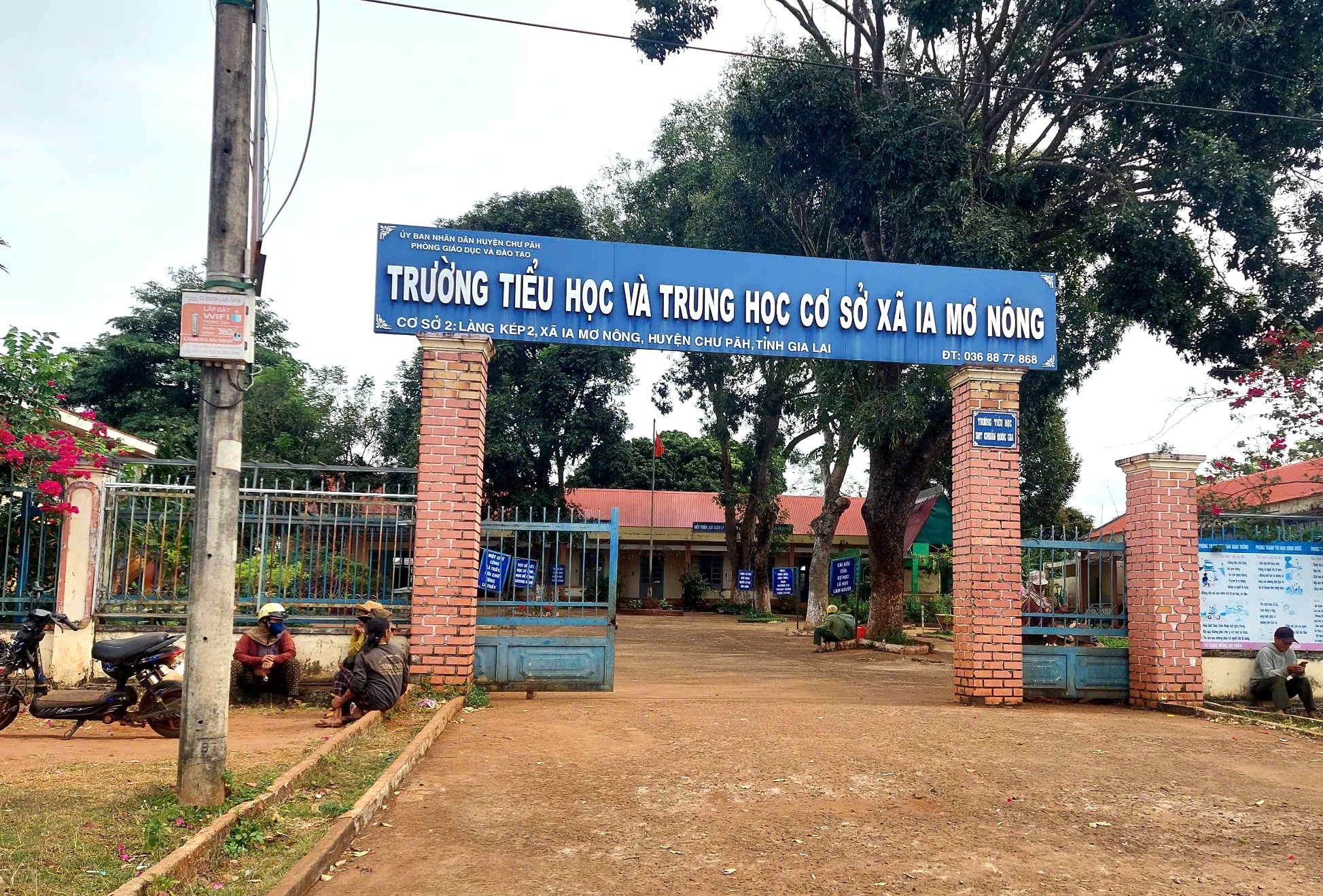 Giáo viên thuê người dạy thay nói gì?- Ảnh 1. Giáo viên thuê người dạy thay nói gì?- Ảnh 1.