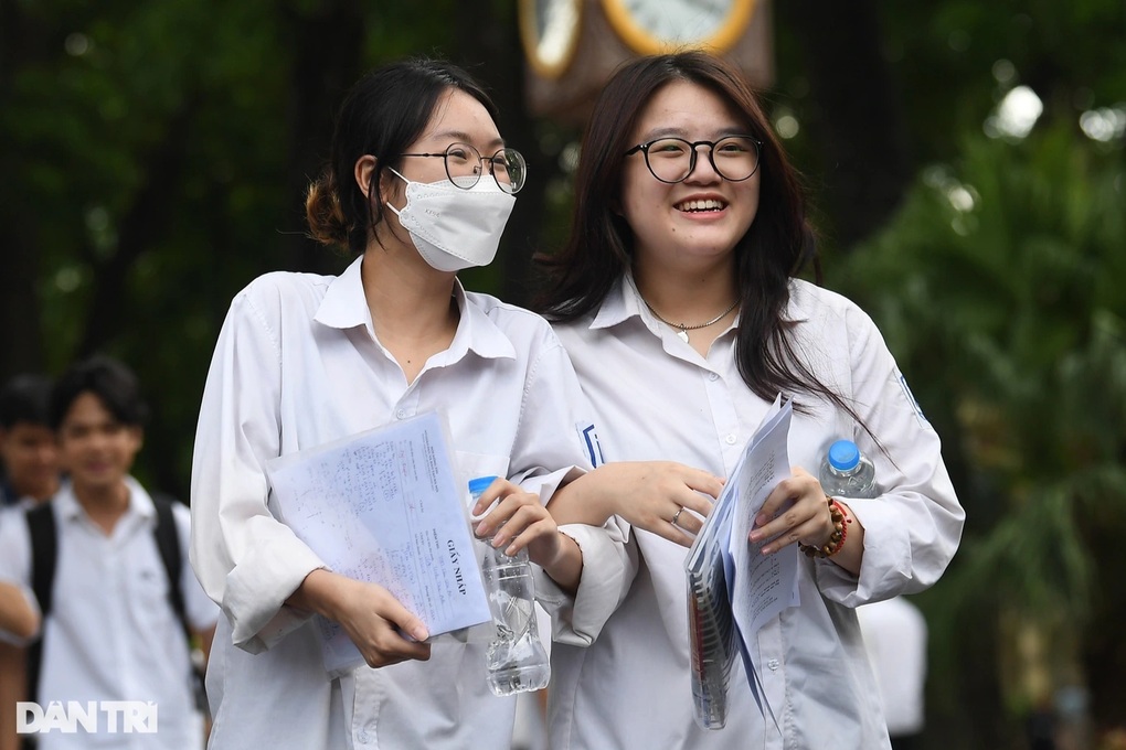 Học sinh lớp 12 có điểm IELTS từ 7.0 trở lên được công nhận giỏi cấp tỉnh - 1 Học sinh lớp 12 có điểm IELTS từ 7.0 trở lên được công nhận giỏi cấp tỉnh - 1