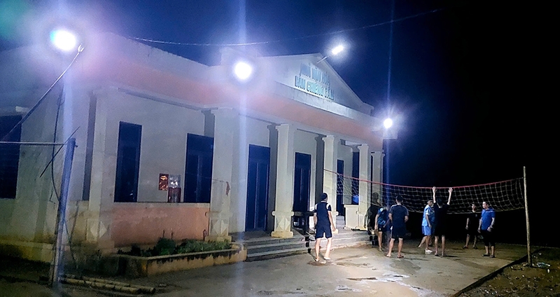 Điện sáng đã về đến bản vùng cao Hiền Kiệt Điện sáng đã về đến bản vùng cao Hiền Kiệt