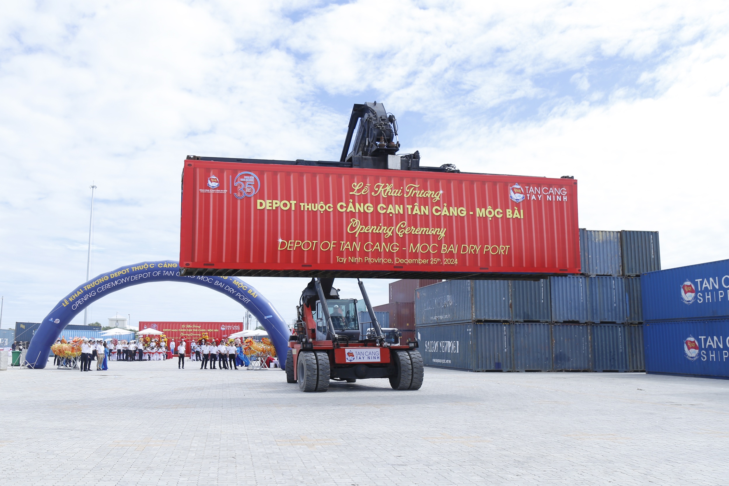 Khai trương cảng cạn tại khu vực cửa khẩu quốc tế Mộc Bài- Ảnh 1. Khai trương cảng cạn tại khu vực cửa khẩu quốc tế Mộc Bài- Ảnh 1.