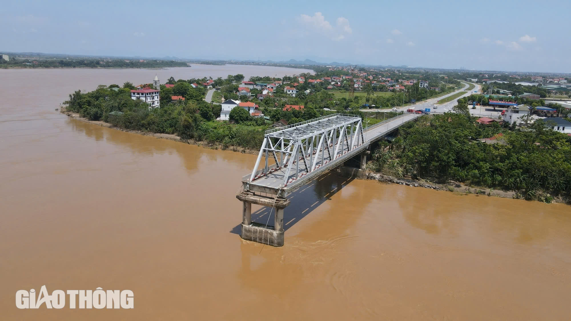 Khởi công xây dựng cầu Phong Châu mới ngay trong tháng 12- Ảnh 1. Khởi công xây dựng cầu Phong Châu mới ngay trong tháng 12- Ảnh 1.