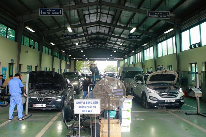 Không còn cấp giấy chứng nhận đăng kiểm tạm 15 ngày với ô tô- Ảnh 1. Không còn cấp giấy chứng nhận đăng kiểm tạm 15 ngày với ô tô- Ảnh 1.