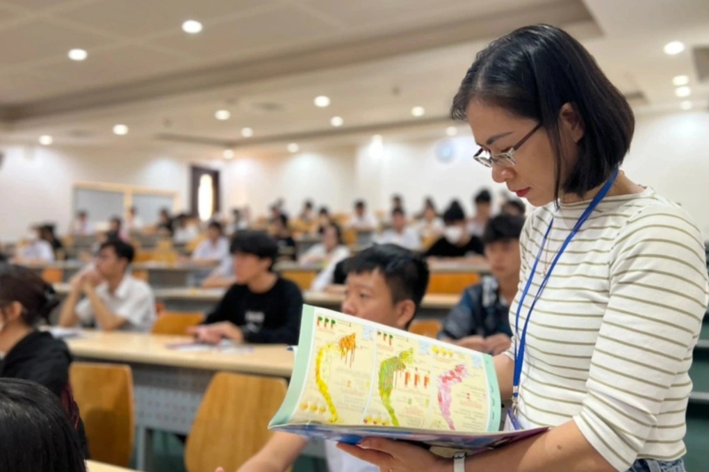 Kỳ thi đại học lớn nhất nước đổi cấu trúc đề thi, có gây khó cho học sinh? - 1 Kỳ thi đại học lớn nhất nước đổi cấu trúc đề thi, có gây khó cho học sinh? - 1