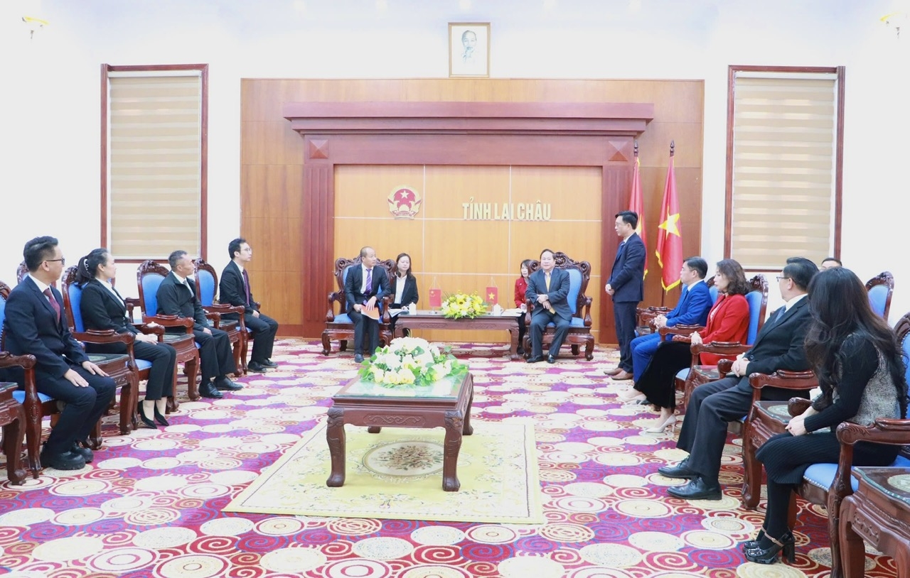 Quang cảnh buổi tiếp xã giao. Quang cảnh buổi tiếp xã giao.