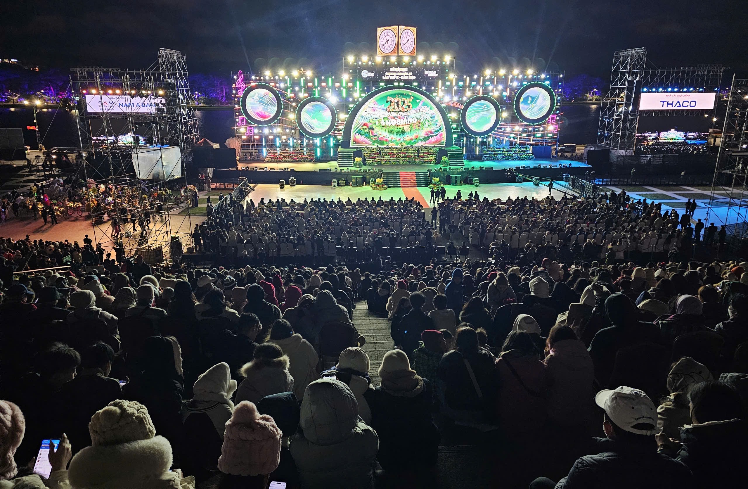 Lâm Đồng bế mạc Festival Hoa Đà Lạt và chào đón năm mới 2025- Ảnh 1. Lâm Đồng bế mạc Festival Hoa Đà Lạt và chào đón năm mới 2025- Ảnh 1.