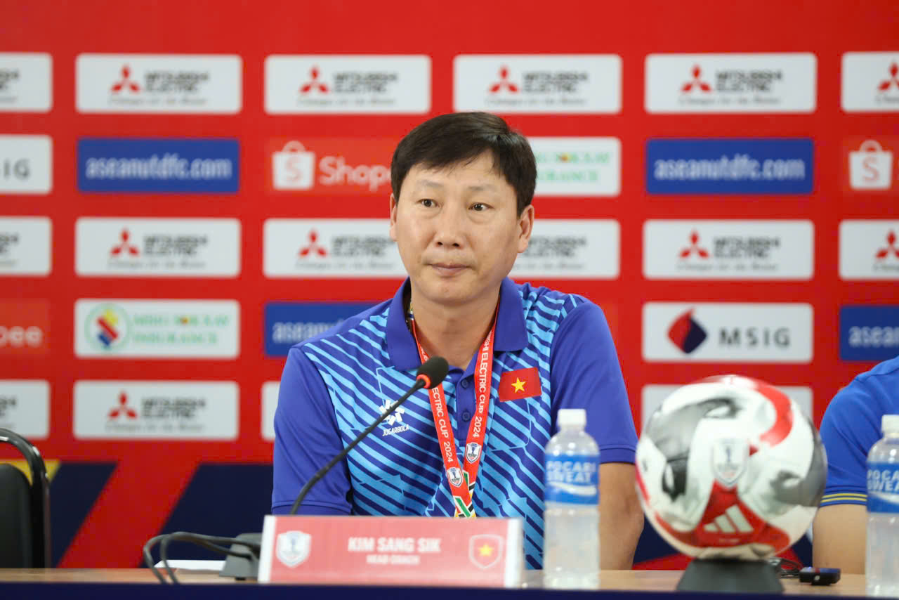 HLV Kim Sang-sik: 'Lào đang mạnh lên, Việt Nam sẽ gặp thử thách khó và thú vị’- Ảnh 1. HLV Kim Sang-sik: 'Lào đang mạnh lên, Việt Nam sẽ gặp thử thách khó và thú vị’- Ảnh 1.