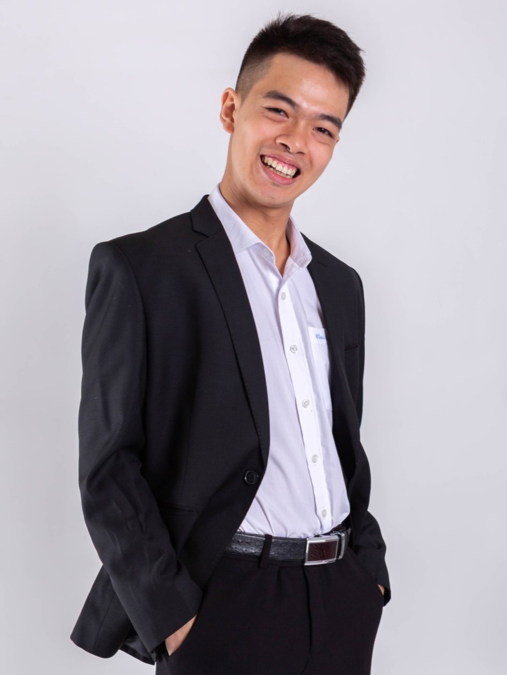 Lấy khiếm khuyết làm động lực giúp đỡ cộng đồng, nam sinh viên Việt nhận giải thưởng quốc tế - 2 Lấy khiếm khuyết làm động lực giúp đỡ cộng đồng, nam sinh viên Việt nhận giải thưởng quốc tế - 2