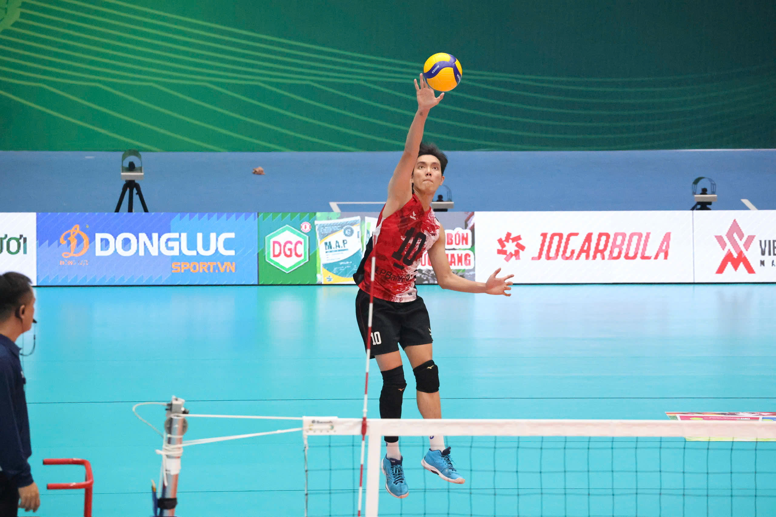 Lịch thi đấu giải bóng chuyền các CLB nữ thế giới hôm nay: Bích Tuyền 'gánh team'- Ảnh 1. Lịch thi đấu giải bóng chuyền các CLB nữ thế giới hôm nay: Bích Tuyền 'gánh team'- Ảnh 1.