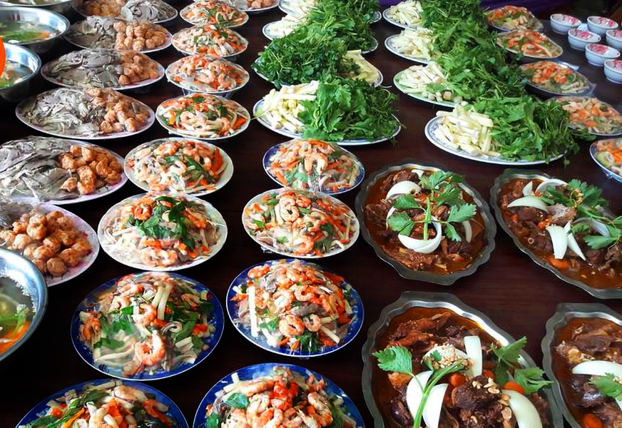 Mệt mỏi vì phải nghỉ làm để chuẩn bị hơn chục đám giỗ đằng nhà chồng mỗi năm - Ảnh 2. Mệt mỏi vì phải nghỉ làm để chuẩn bị hơn chục đám giỗ đằng nhà chồng mỗi năm - Ảnh 2.