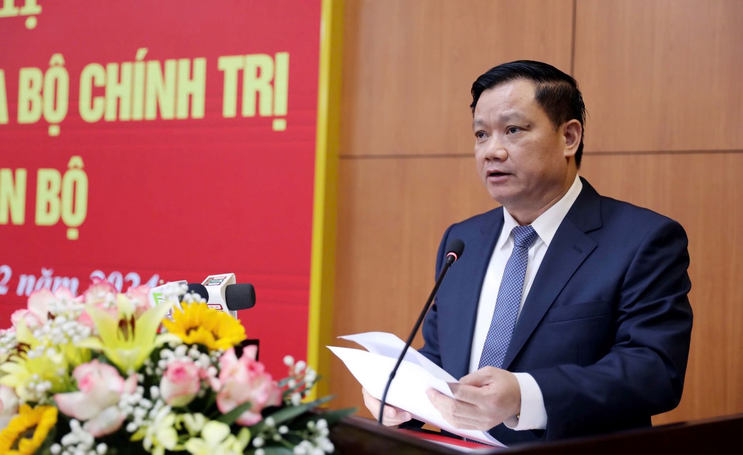 Tân Bí thư Tỉnh ủy Thái Bình Nguyễn Khắc Thận phát biểu nhận nhiệm vụ, trọng trách mới. Ảnh: Nam Hồng