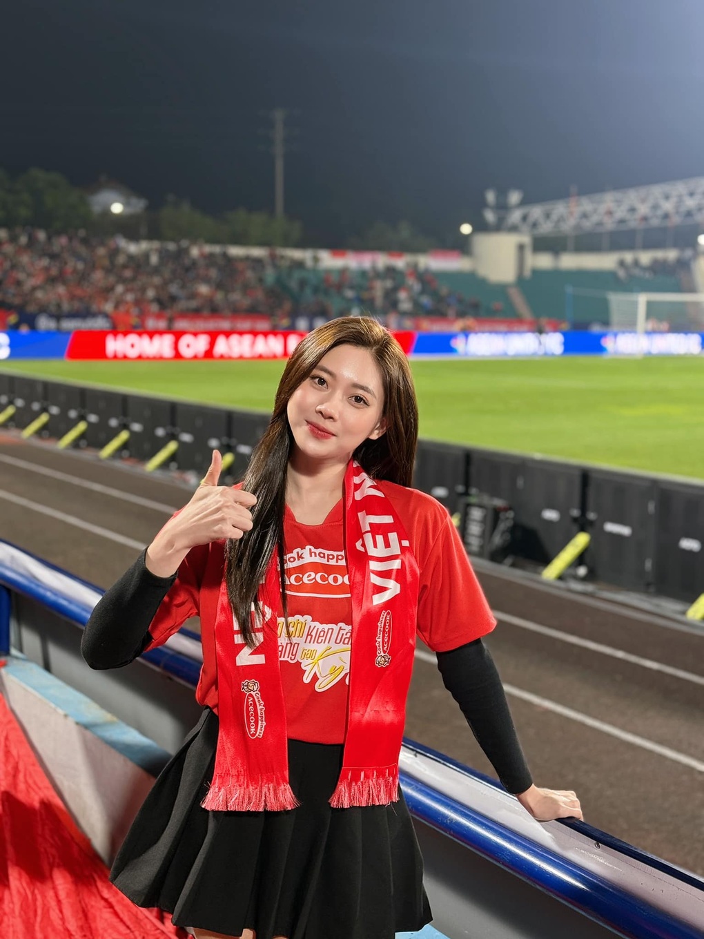 Nhan sắc xinh đẹp của nữ MC thể thao gây chú ý trên mạng xã hội - 2 Nhan sắc xinh đẹp của nữ MC thể thao gây chú ý trên mạng xã hội - 2