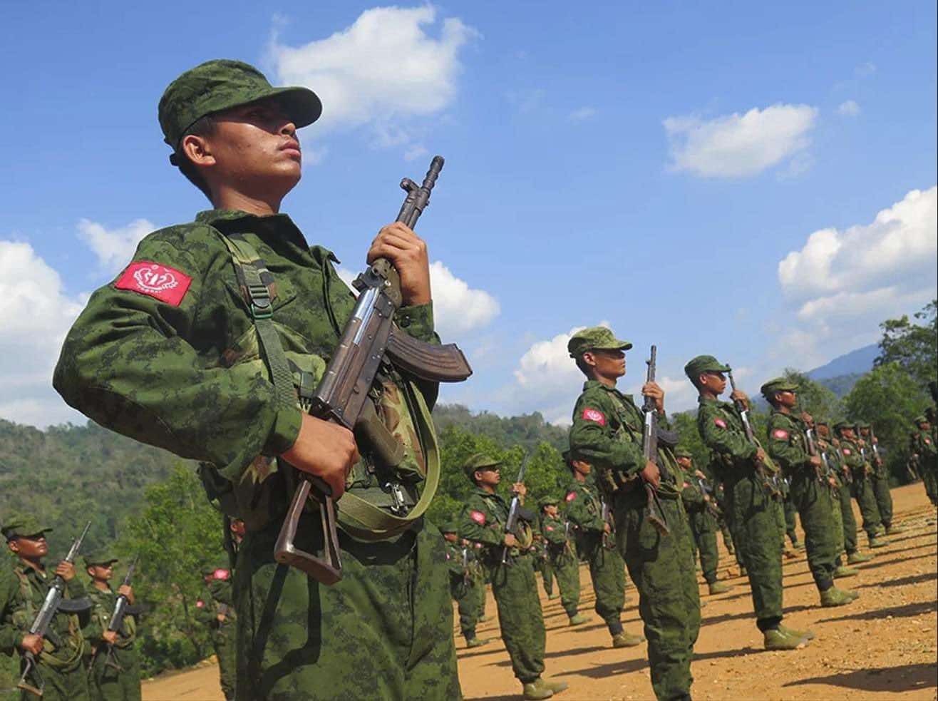 Nhóm vũ trang đối lập tuyên bố kiểm soát một sở chỉ huy quân sự tại Myanmar- Ảnh 1. Nhóm vũ trang đối lập tuyên bố kiểm soát một sở chỉ huy quân sự tại Myanmar- Ảnh 1.