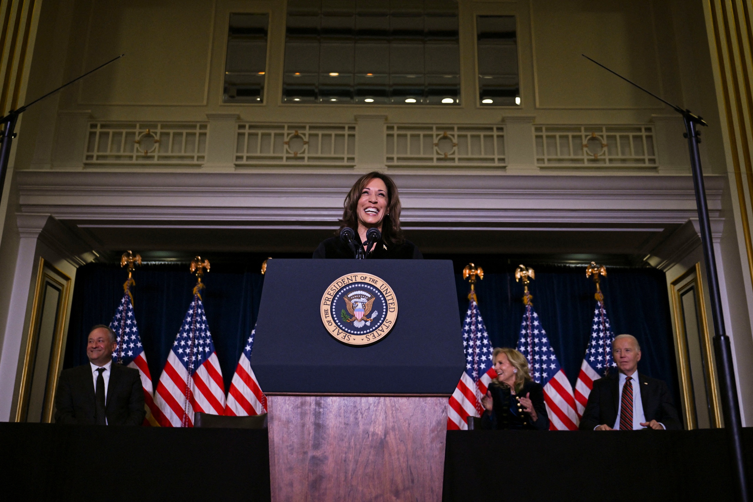 Ông Biden và bà Harris cảm ơn về 2 tỉ USD tài trợ tranh cử tổng thống- Ảnh 1. Ông Biden và bà Harris cảm ơn về 2 tỉ USD tài trợ tranh cử tổng thống- Ảnh 1.