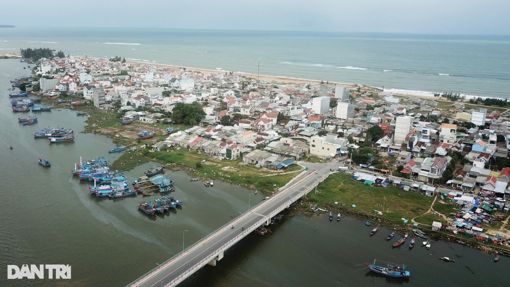 Quảng Ngãi hỗ trợ cán bộ dôi dư khi sáp nhập cấp xã - 1 Quảng Ngãi hỗ trợ cán bộ dôi dư khi sáp nhập cấp xã - 1