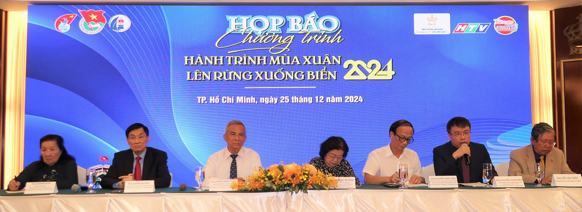 Quỹ Học bổng Vừ A Dính tiếp tục mang mùa xuân tương lai cho học sinh vùng cao và hải đảo- Ảnh 2. Quỹ Học bổng Vừ A Dính tiếp tục mang mùa xuân tương lai cho học sinh vùng cao và hải đảo- Ảnh 2.