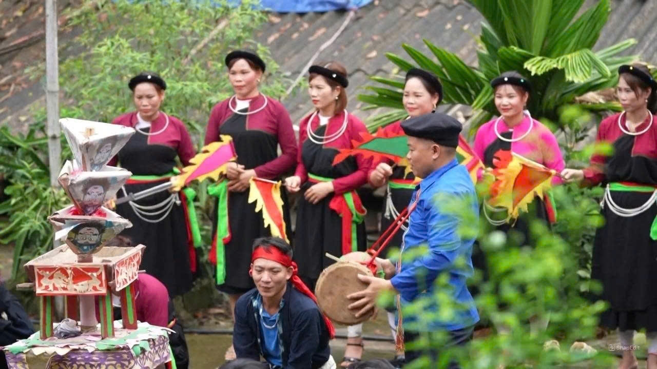 CLB Giữ gìn và phát huy bản sắc văn hóa dân tộc Cao Lan (xã Đại Phú, Sơn Dương) Câu lạc bộ giữ gìn và phát huy bản sắc văn hóa dân tộc Cao Lan, xã Đại Phú, huyện Sơn Dương luôn chú trọng tổ chức thực hiện những nghi lễ, nét đẹp văn hóa truyền thống của đồng bào trong các hoạt động lễ hội