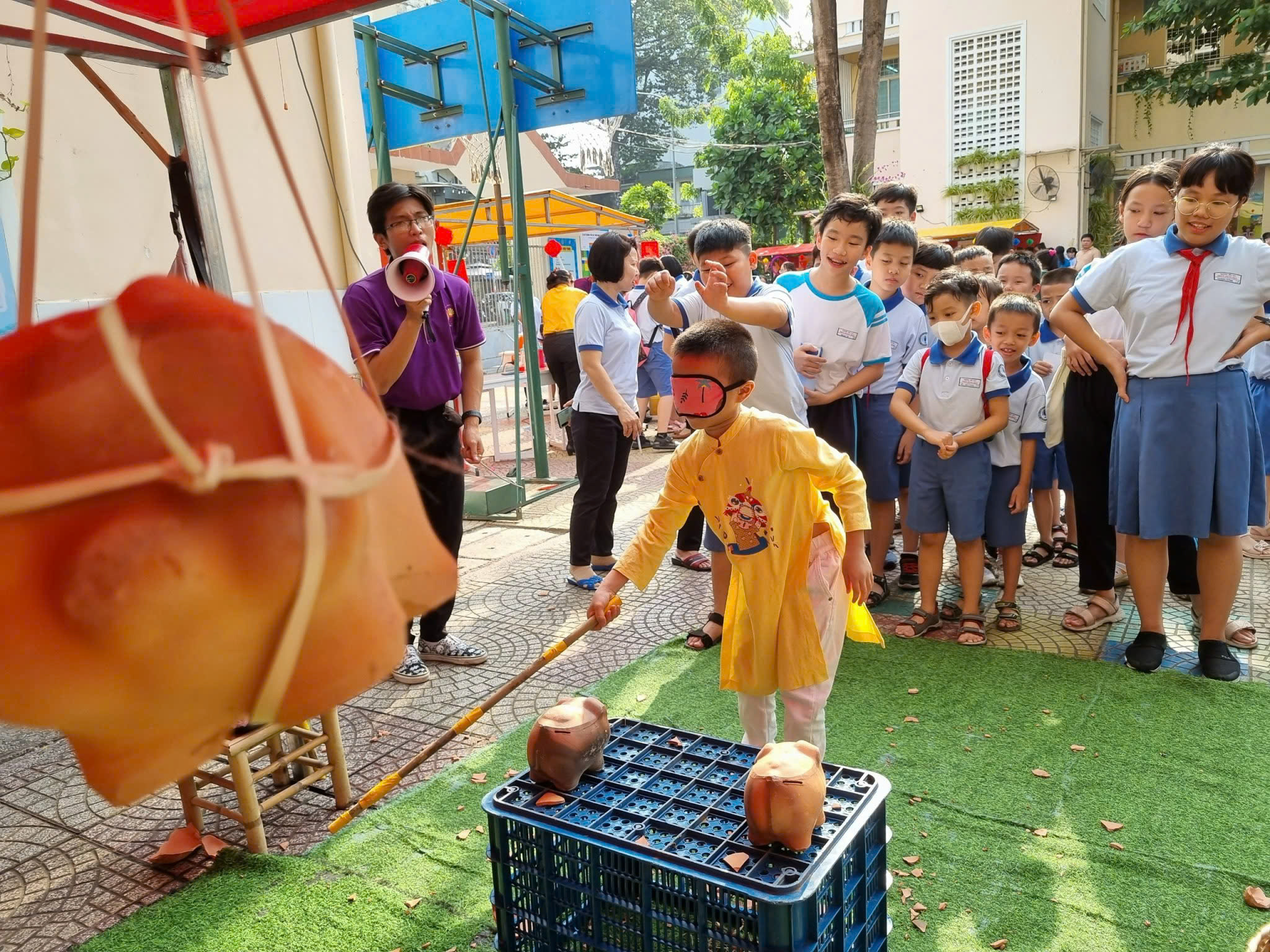 Học sinh, phụ huynh, giáo viên than: 'TP.HCM nghỉ tết ít quá'- Ảnh 1. Học sinh, phụ huynh, giáo viên than: 'TP.HCM nghỉ tết ít quá'- Ảnh 1.