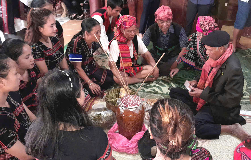 Những lễ hội độc đáo: Tết chung của 2 dân tộc tôn vinh mẹ lúa
- Ảnh 2. Những lễ hội độc đáo: Tết chung của 2 dân tộc tôn vinh mẹ lúa
- Ảnh 2.