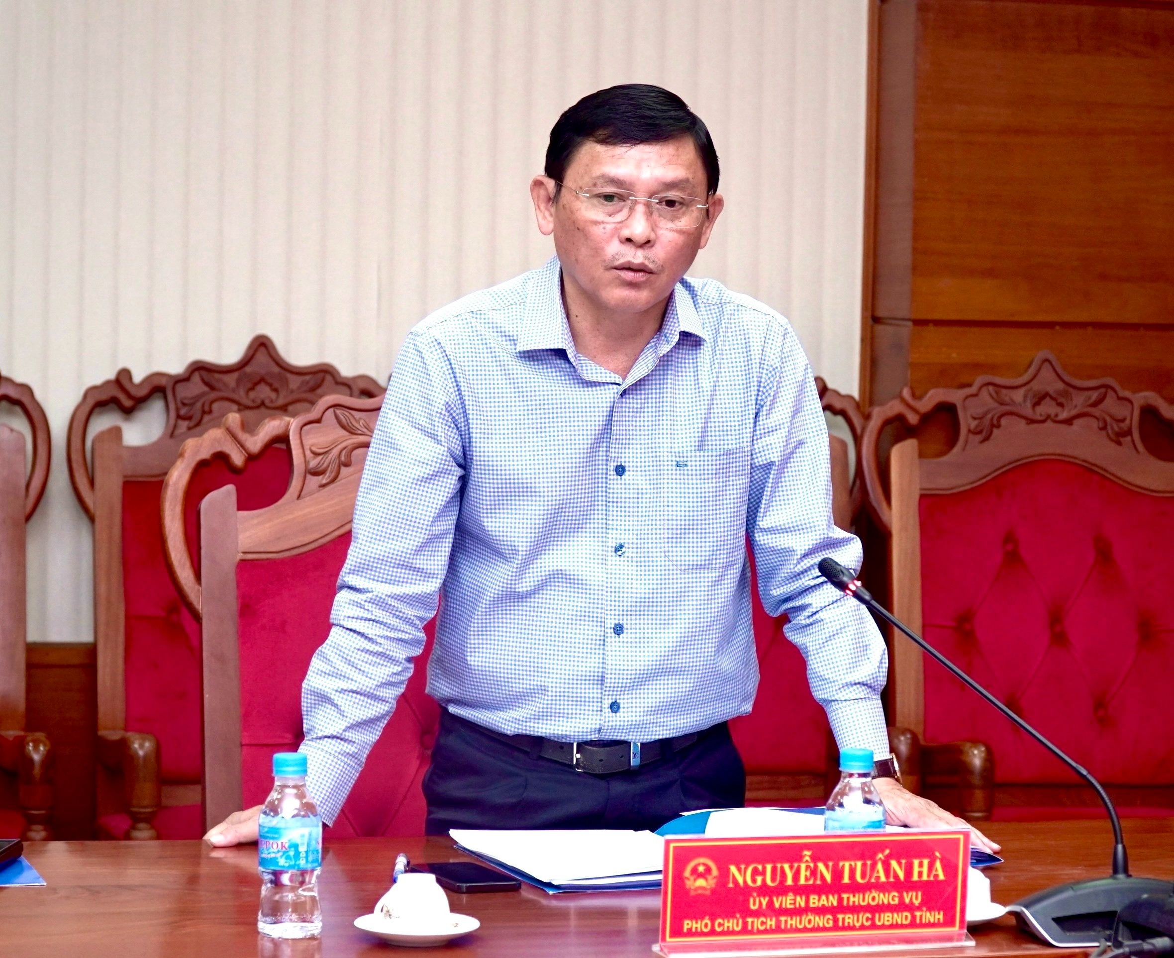 Thủ tướng khiển trách Phó chủ tịch UBND tỉnh Đắk Lắk- Ảnh 1. Thủ tướng khiển trách Phó chủ tịch UBND tỉnh Đắk Lắk- Ảnh 1.
