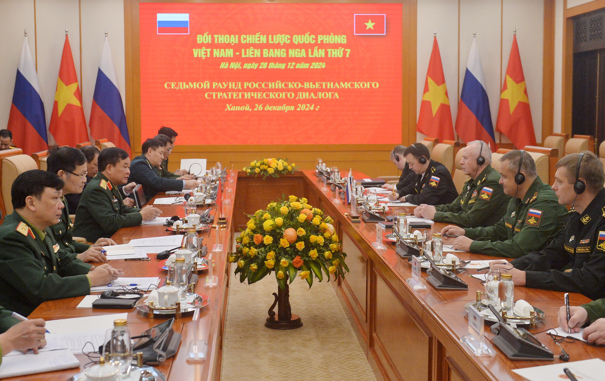Thượng tướng Hoàng Xuân Chiến đối thoại với Thứ trưởng Quốc phòng Nga- Ảnh 1. Thượng tướng Hoàng Xuân Chiến đối thoại với Thứ trưởng Quốc phòng Nga- Ảnh 1.