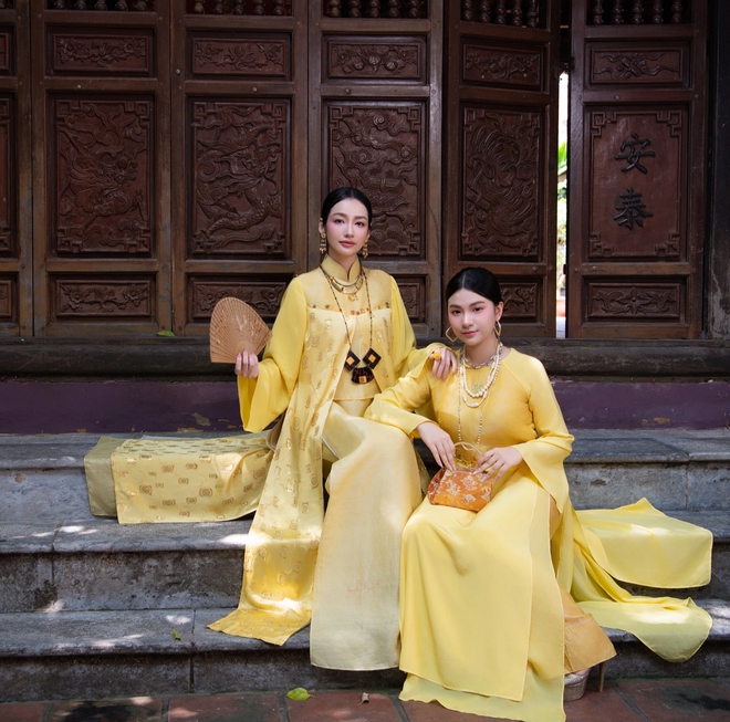 Tôn vinh nghề thêu Hà Nội qua bộ sưu tập áo dài 'Đường thêu của mẹ'- Ảnh 4. Tôn vinh nghề thêu Hà Nội qua bộ sưu tập áo dài 'Đường thêu của mẹ'- Ảnh 4.