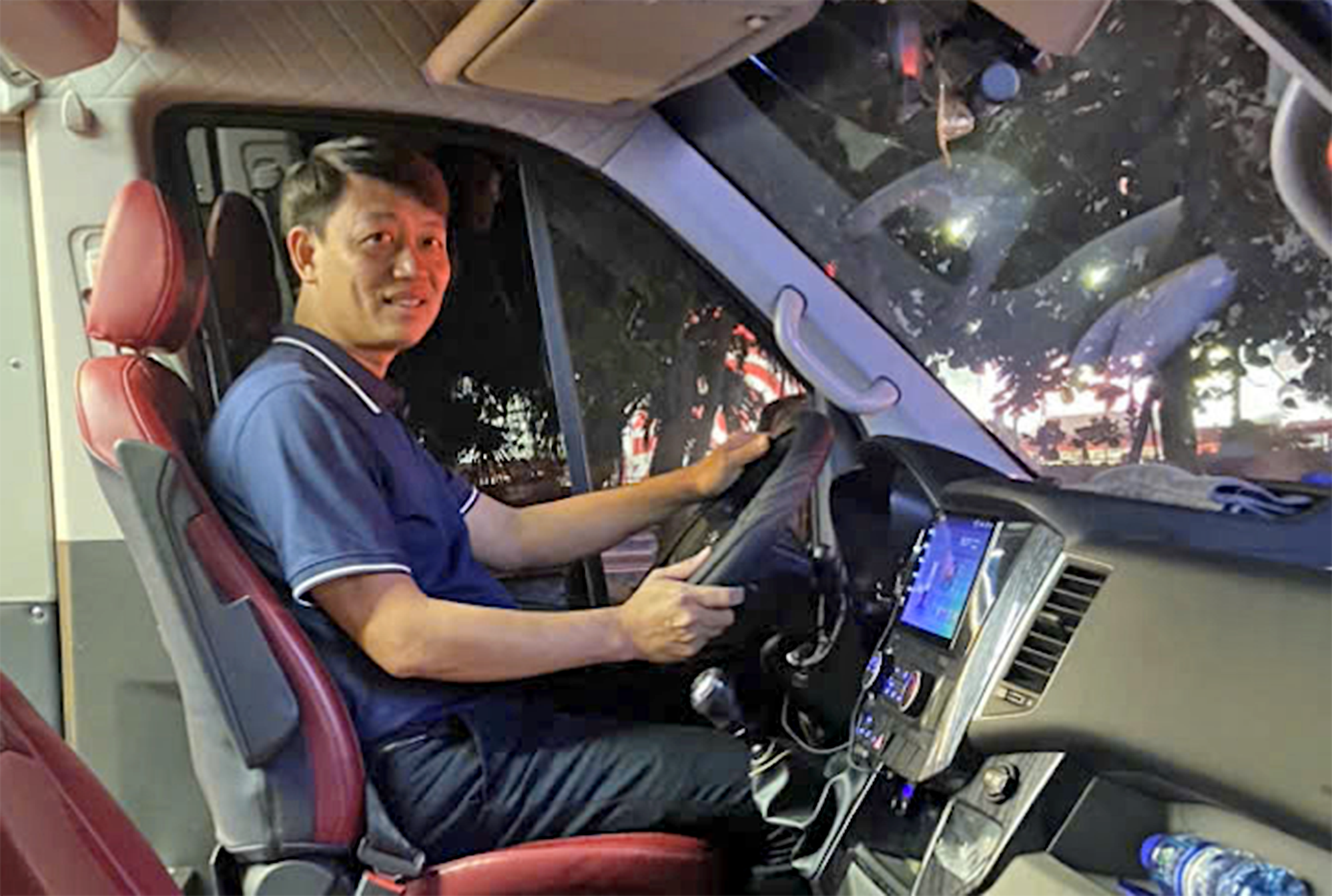 Giải thưởng Vô lăng vàng 2024: Tôn vinh những bác tài nhân ái, lái xe giỏi- Ảnh 3. Giải thưởng Vô lăng vàng 2024: Tôn vinh những bác tài nhân ái, lái xe giỏi- Ảnh 3.