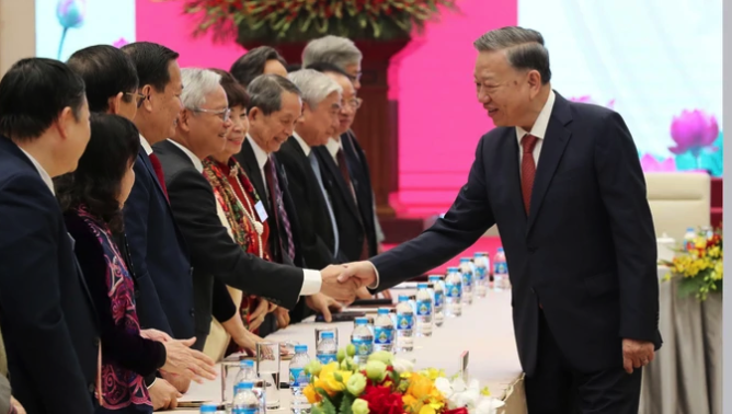 Tổng Bí thư Tô Lâm gặp mặt đại biểu trí thức, nhà khoa học- Ảnh 1. Tổng Bí thư Tô Lâm gặp mặt đại biểu trí thức, nhà khoa học- Ảnh 1.
