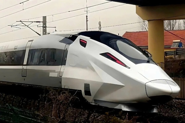 Trung Quốc sắp vận hành tàu cao tốc đạt 450 km/giờ- Ảnh 1. Trung Quốc sắp vận hành tàu cao tốc đạt 450 km/giờ- Ảnh 1.