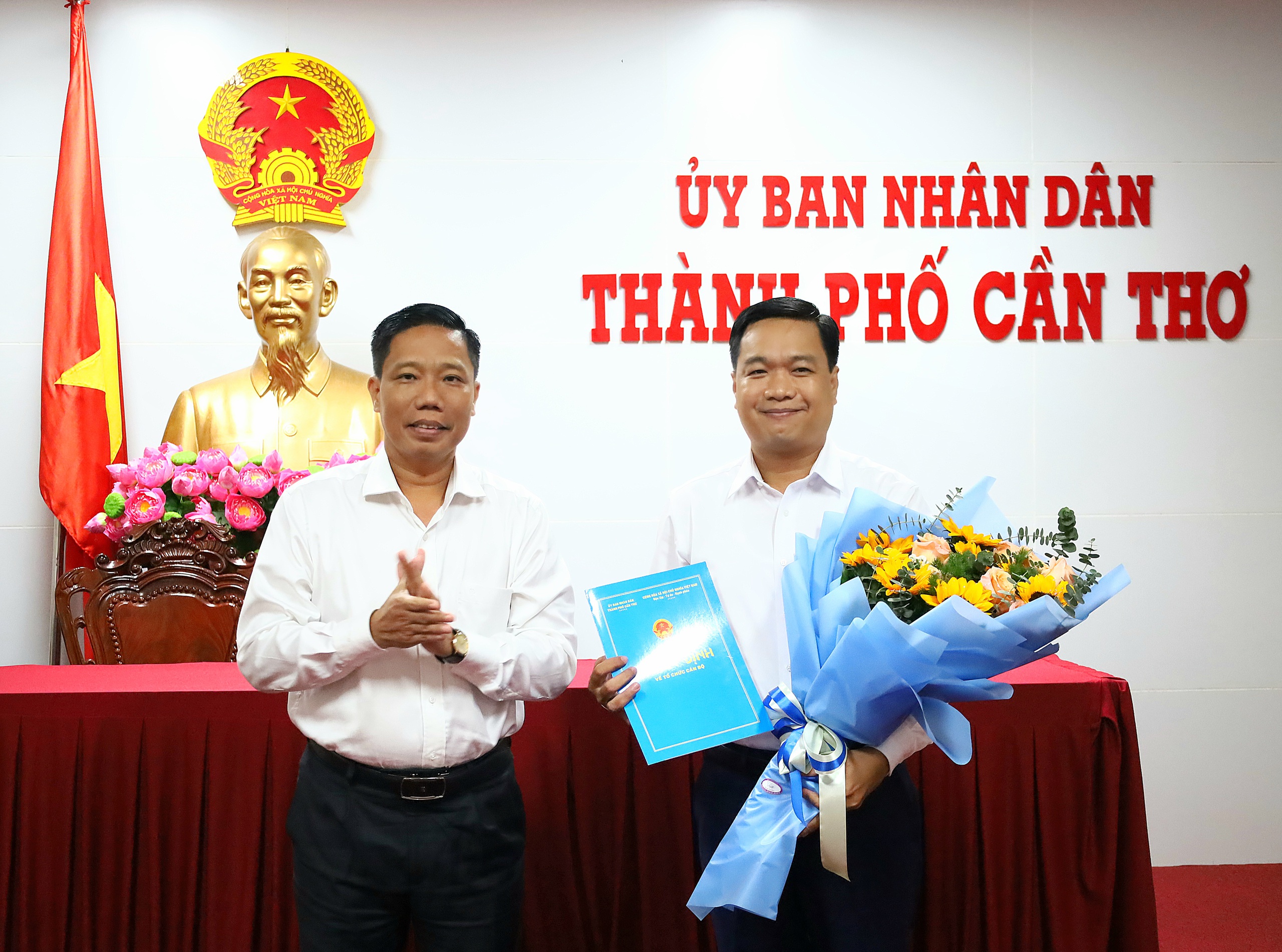 Trưởng phòng GD-ĐT Q.Ninh Kiều làm Phó giám đốc Sở GD-ĐT TP.Cần Thơ- Ảnh 1. Trưởng phòng GD-ĐT Q.Ninh Kiều làm Phó giám đốc Sở GD-ĐT TP.Cần Thơ- Ảnh 1.