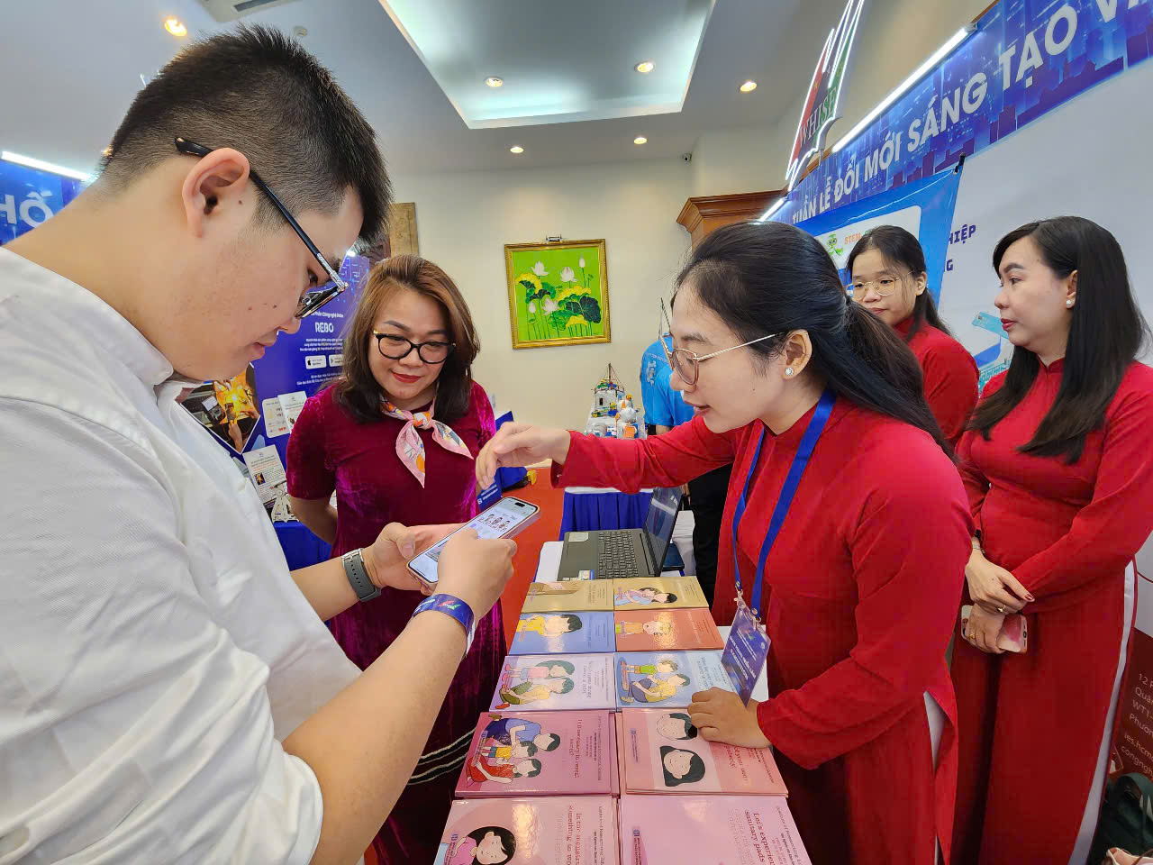 Ứng dụng công nghệ giúp phòng tránh xâm hại cho trẻ em- Ảnh 1. Ứng dụng công nghệ giúp phòng tránh xâm hại cho trẻ em- Ảnh 1.