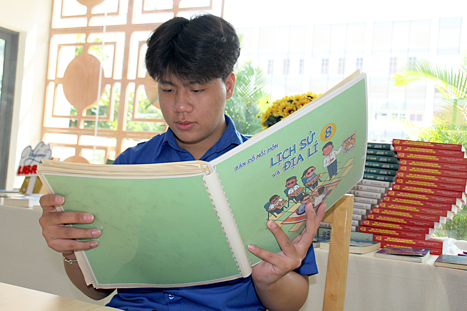 'Vẽ' bản đồ nổi cho môn lịch sử, địa lý - Ảnh 1. 'Vẽ' bản đồ nổi cho môn lịch sử, địa lý - Ảnh 1.