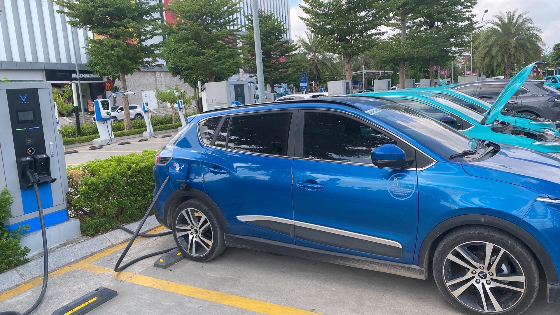 Vì sao ô tô điện được nhiều tài xế taxi lựa chọn?- Ảnh 3. Vì sao ô tô điện được nhiều tài xế taxi lựa chọn?- Ảnh 3.