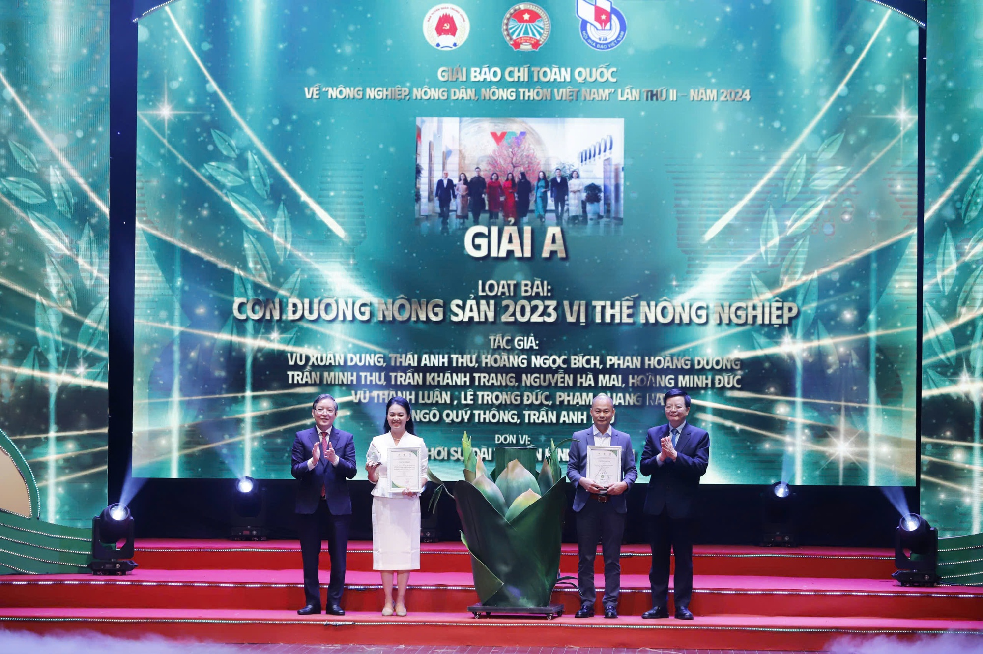 Vinh danh 42 tác phẩm đoạt giải báo chí toàn quốc về Vinh danh 42 tác phẩm đoạt giải báo chí toàn quốc về