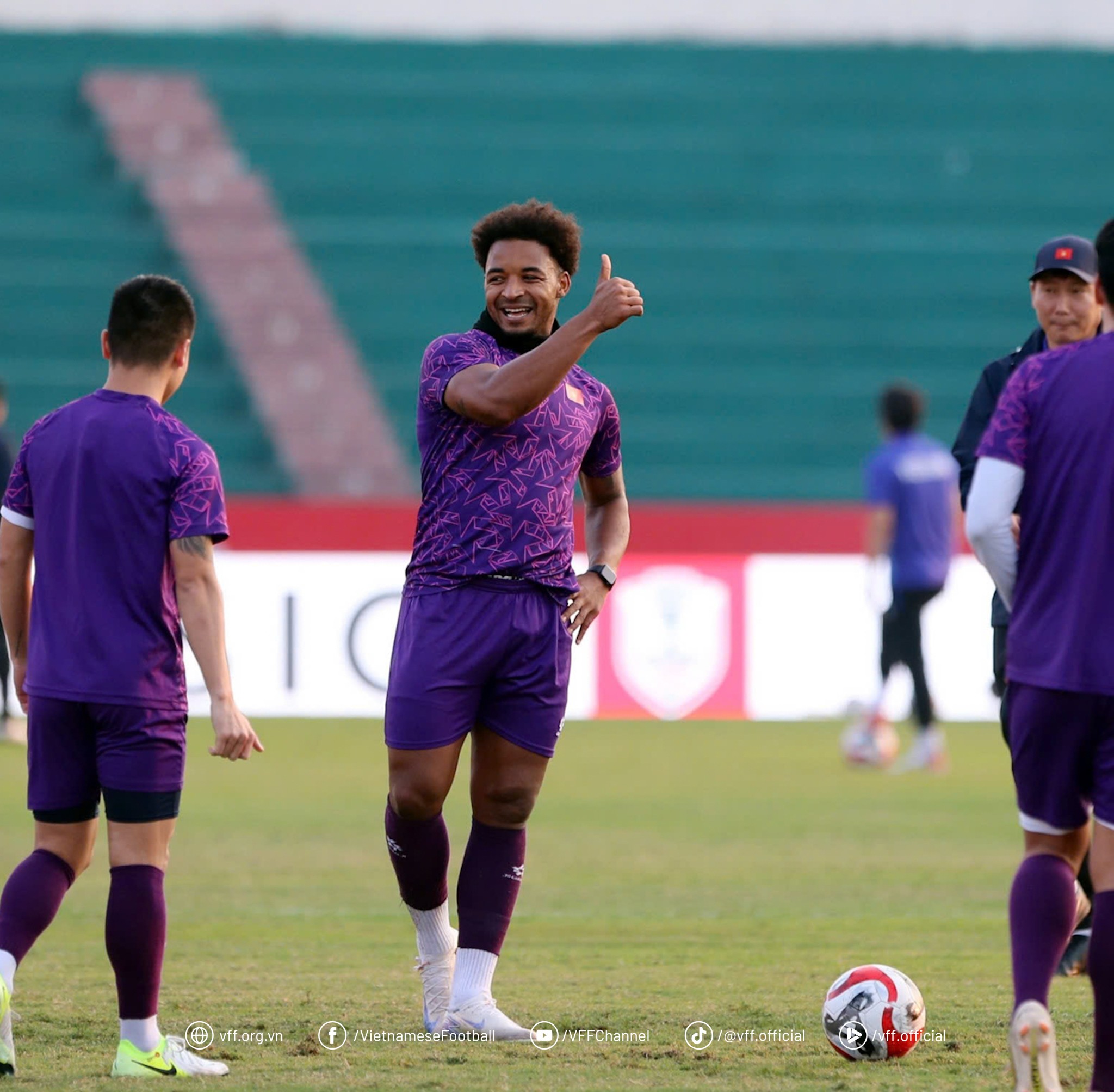 Xem trực tiếp bán kết lượt về AFF Cup, đội tuyển Việt Nam đấu Singapore ở đâu? - Ảnh 1. Xem trực tiếp bán kết lượt về AFF Cup, đội tuyển Việt Nam đấu Singapore ở đâu? - Ảnh 1.