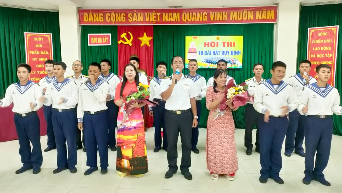 Nhiều hoạt động kỷ niệm 80 năm Ngày thành lập Quân đội nhân dân Việt Nam tại huyện đảo Trường Sa - Ảnh 3. Nhiều hoạt động kỷ niệm 80 năm Ngày thành lập Quân đội nhân dân Việt Nam tại huyện đảo Trường Sa - Ảnh 3.