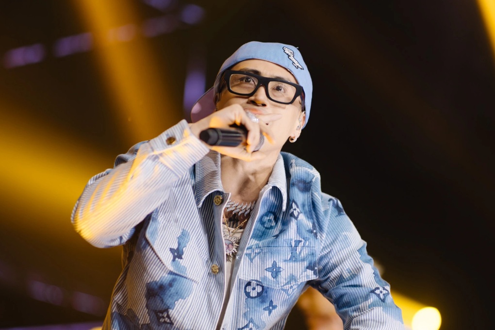 Rapper 28 tuổi Hustlang Robber trở thành Quán quân Rap Việt mùa 4 - 3 Rapper 28 tuổi Hustlang Robber trở thành Quán quân Rap Việt mùa 4 - 3