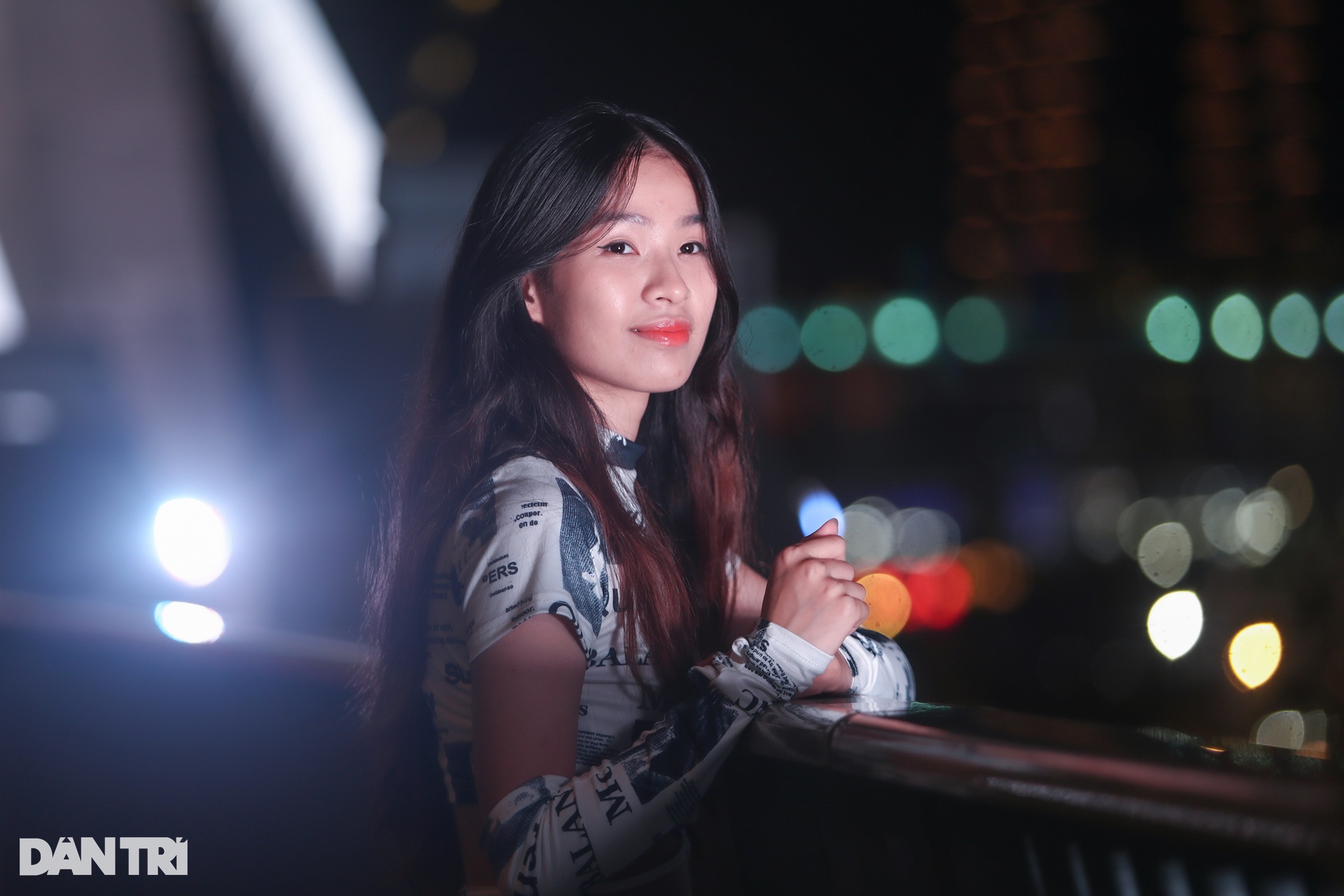 Cầu Ba Son lung linh với hệ thống đèn chiếu sáng mỹ thuật - 6 Cầu Ba Son lung linh với hệ thống đèn chiếu sáng mỹ thuật - 6