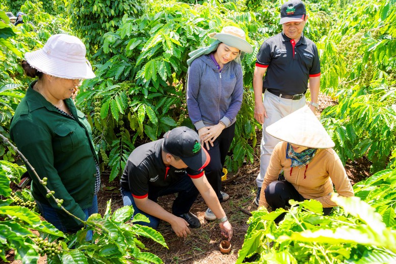 Chương trình NESCAFÉ Plan được vinh danh ở hạng mục cao nhất tại Human Act Prize năm 2024 - Vietnam.vn Chương trình NESCAFÉ Plan được vinh danh ở hạng mục cao nhất tại Human Act Prize năm 2024