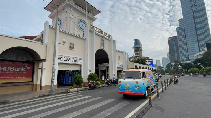 Co.opSmile khuấy động TP.HCM với roadshow xe cổ độc đáo cùng - Vietnam.vn'cơn mưa' quà tặng Co.opSmile khuấy động TP.HCM với roadshow xe cổ độc đáo cùng 'cơn mưa' quà tặng