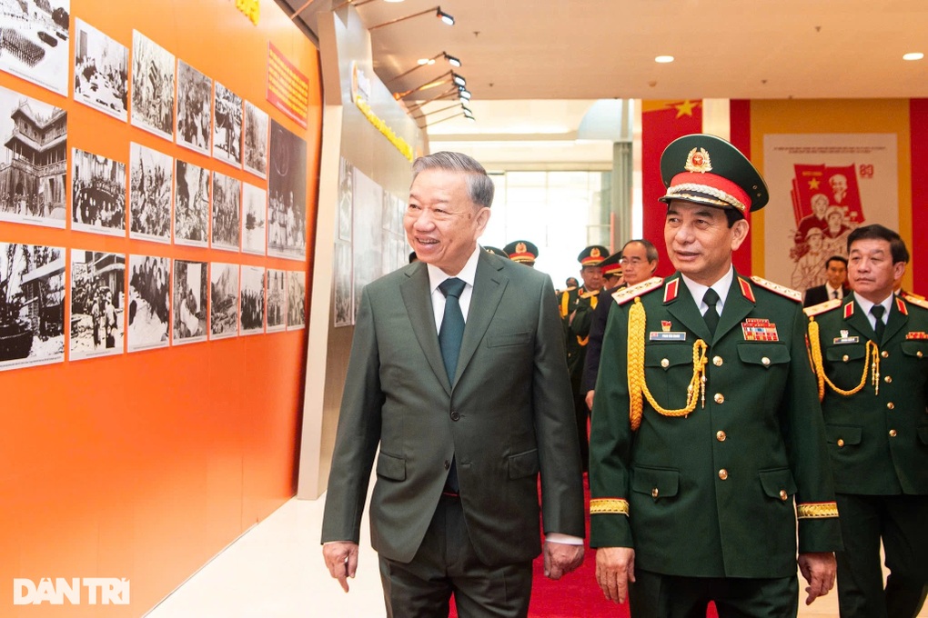 Tổng Bí thư Tô Lâm dự Lễ kỷ niệm Ngày thành lập Quân đội Nhân dân Việt Nam - 1 Tổng Bí thư Tô Lâm dự Lễ kỷ niệm Ngày thành lập Quân đội Nhân dân Việt Nam - 1