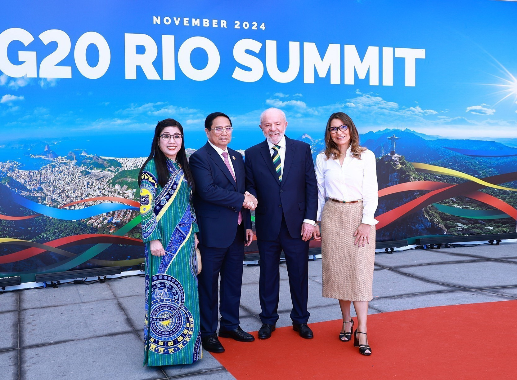 Tổng thống Brazil, Chủ tịch G20 Luiz Inácio Lula da Silva và Phu nhân đón Thủ tướng Phạm Minh Chính và Phu nhân ngày 18/11/2024. (Ảnh: Dương Giang/TTXVN) g20.jpg