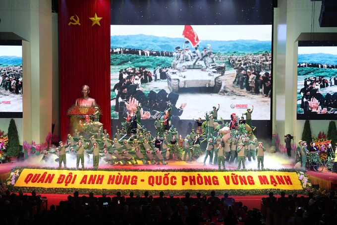 Một phần chương trình nghệ thuật tại lễ kỷ niệm Hinh anh le ky niem 4.jpg