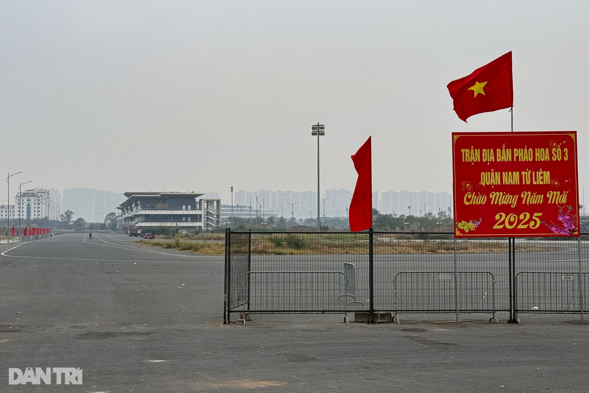 Bên trong trận địa pháo hoa Tết Dương lịch 2025 ở Hà Nội - 1 Bên trong trận địa pháo hoa Tết Dương lịch 2025 ở Hà Nội - 1