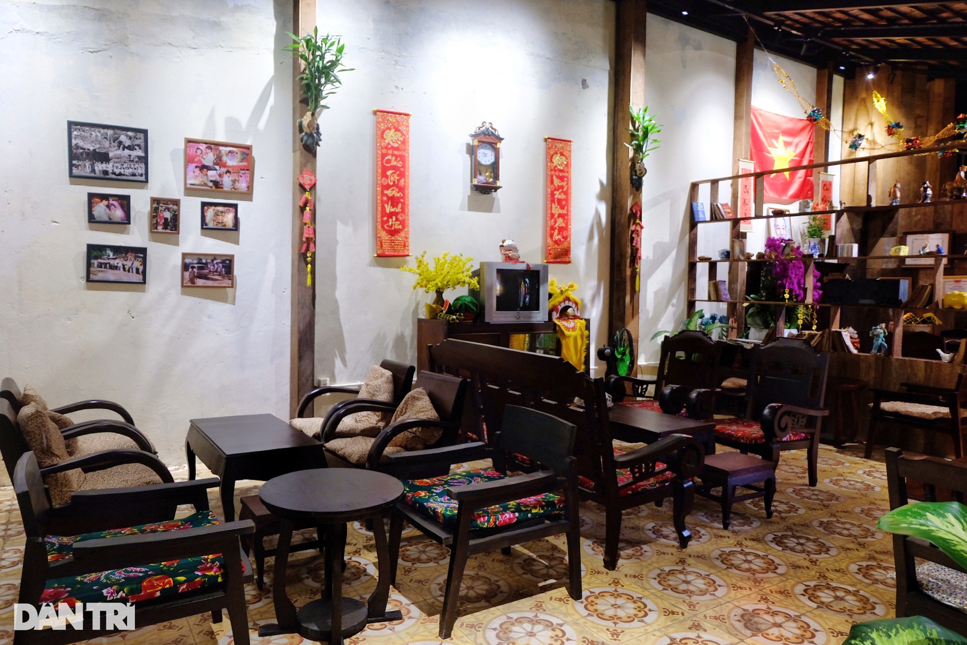 Quán cà phê ở TPHCM có bếp củi, giàn bầu: Khách chạy 1 tiếng đến chụp ảnh - 4 Quán cà phê ở TPHCM có bếp củi, giàn bầu: Khách chạy 1 tiếng đến chụp ảnh - 4