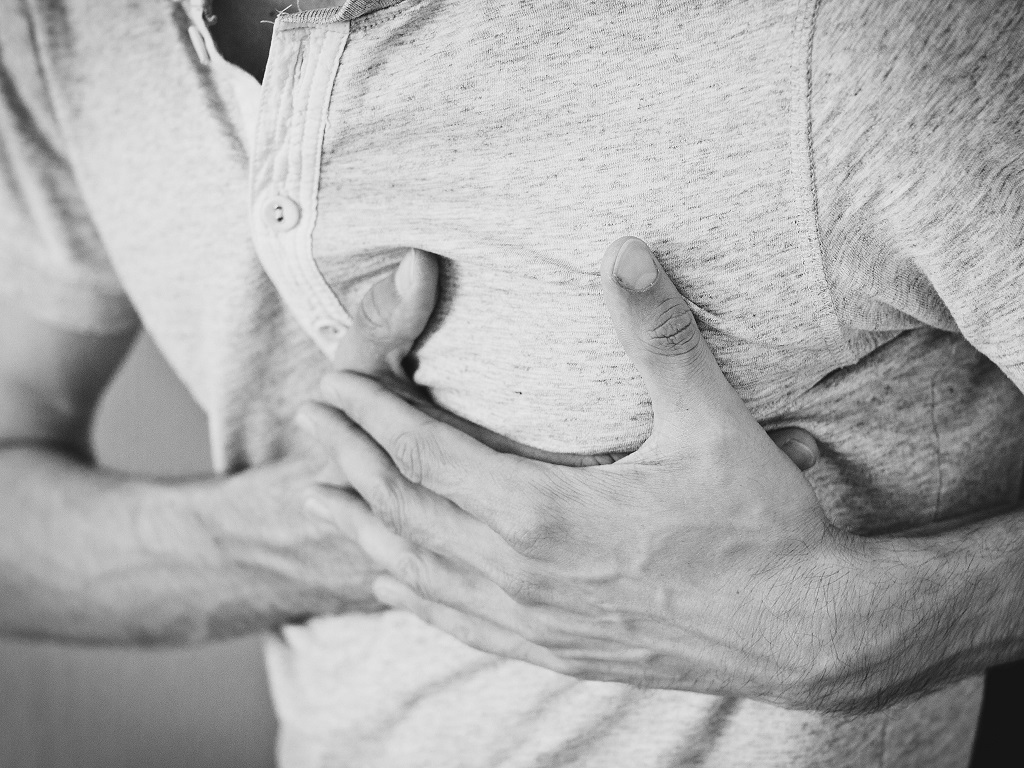 Đau ngực trái: khi nào không phải là dấu hiệu của đau tim?- Ảnh 1. Đau ngực trái: khi nào không phải là dấu hiệu của đau tim?- Ảnh 1.