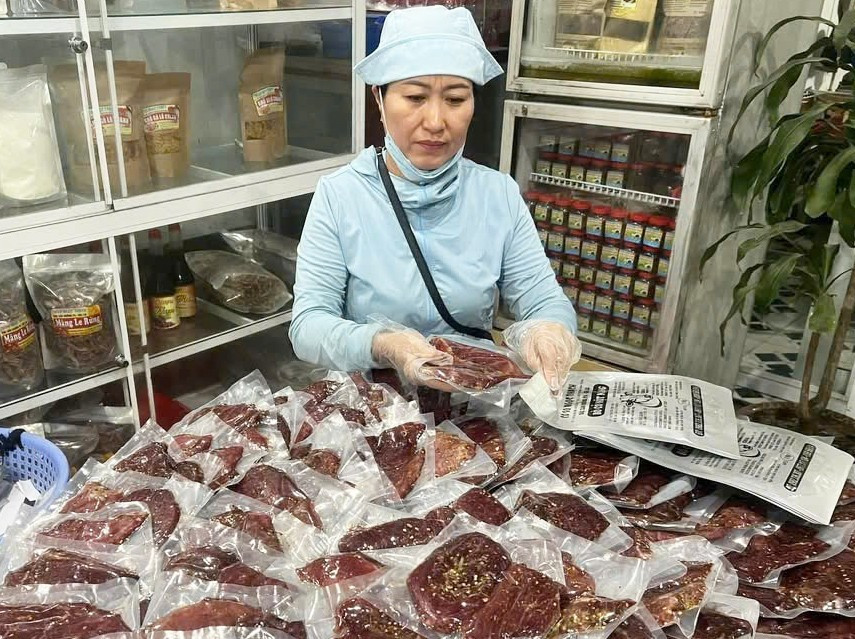 Sản phẩm OCOP từ chăn nuôi: Tạo việc làm, tăng thu nhập Sản phẩm OCOP từ chăn nuôi: Tạo việc làm, tăng thu nhập