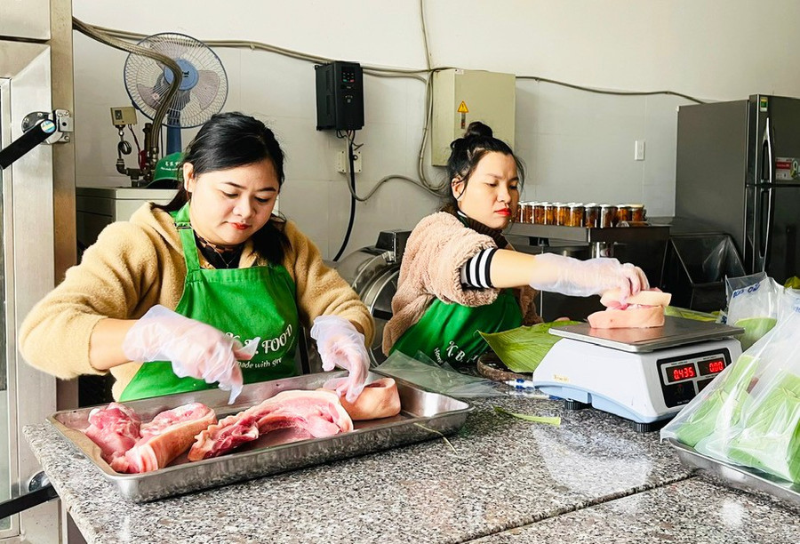 Sản phẩm OCOP từ chăn nuôi: Tạo việc làm, tăng thu nhập Sản phẩm OCOP từ chăn nuôi: Tạo việc làm, tăng thu nhập
