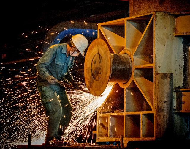 TKV khai thác, phát huy hiệu quả tài nguyên đất nước - Ảnh 4. Công nghiệp cơ khí của TKV mỗi năm đạt doanh thu từ 4.500 5.000 tỉ đồng