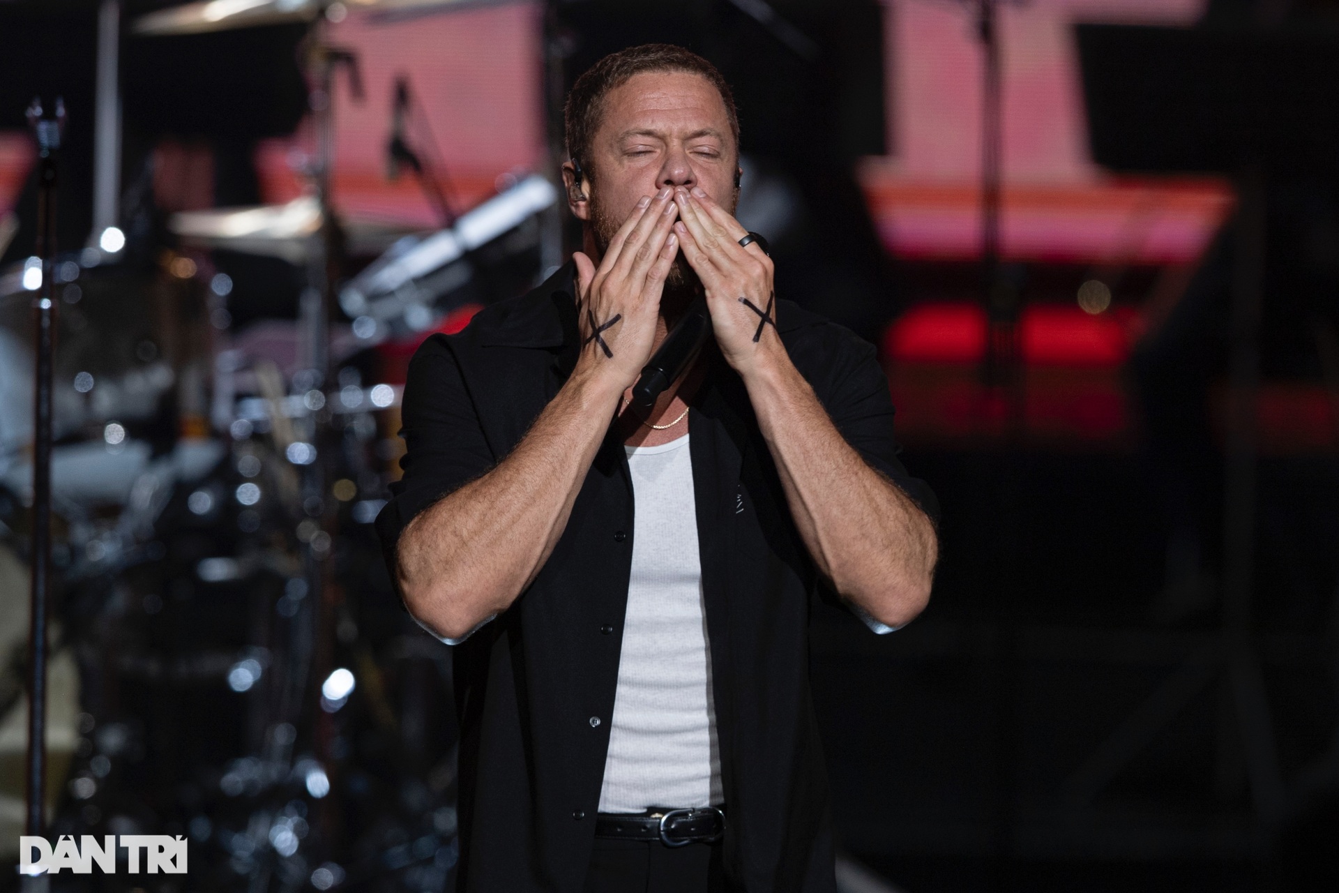 Imagine Dragons trình diễn ca khúc đạt hơn 2,7 tỷ lượt xem đến Hà Nội - 11 Imagine Dragons trình diễn ca khúc đạt hơn 2,7 tỷ lượt xem đến Hà Nội - 11